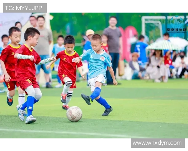 外国足球巨星齐聚三亚展开精彩热身赛 见证足球魅力与热情碰撞